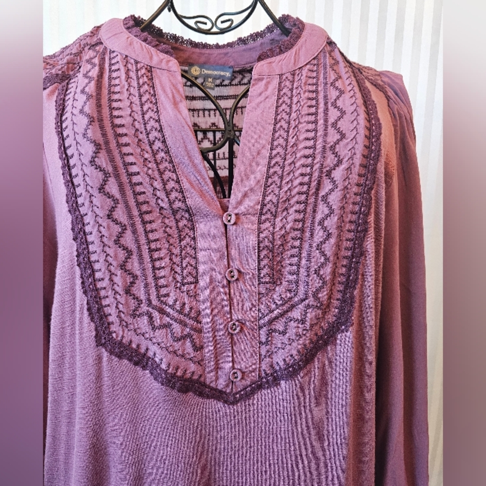 Democracy Women's Purple Embroidered Top